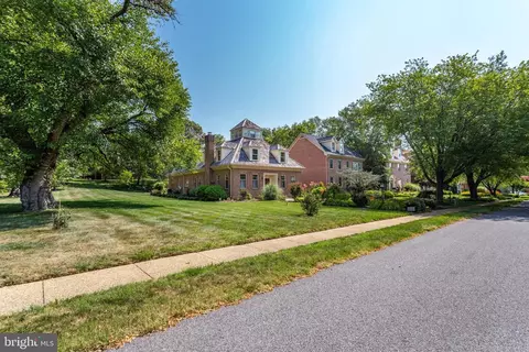 Exterior - 1100 S River Landing Rd, Edgewater, MD 21037 photo 4 of 5