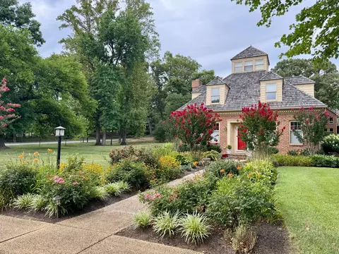Exterior - 1100 S River Landing Rd, Edgewater, MD 21037 photo 2 of 5
