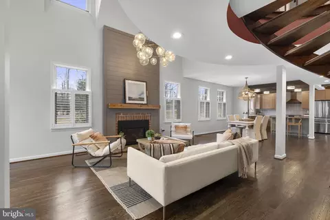 Living - 1100 S River Landing Rd, Edgewater, MD 21037 photo 1 of 4