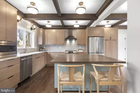 Kitchen - 1100 S River Landing Rd, Edgewater, MD 21037 photo 2 of 3