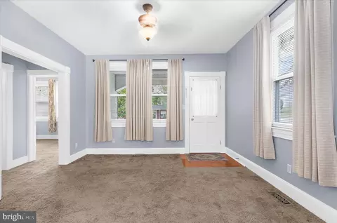 Living - 40 Hampton Rd, Linthicum Heights, MD 21090 photo 1 of 4