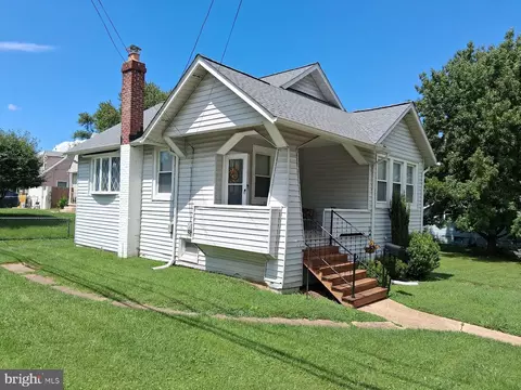 Exterior - 40 Hampton Rd, Linthicum Heights, MD 21090 photo 5 of 6