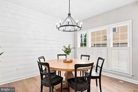 Dining - 3283 Mulberry St, Edgewater, MD 21037 photo 4 of 5