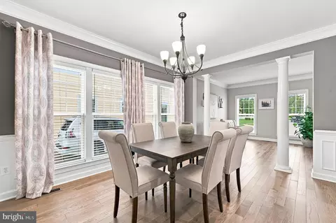 Dining - 3283 Mulberry St, Edgewater, MD 21037 photo 3 of 5