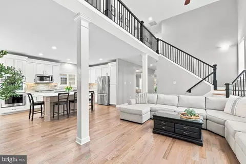 Entry Way - 3283 Mulberry St, Edgewater, MD 21037 photo 9 of 14