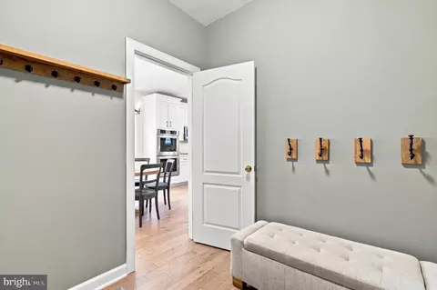 Entry Way - 3283 Mulberry St, Edgewater, MD 21037 photo 11 of 14