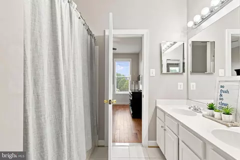Bath - 3283 Mulberry St, Edgewater, MD 21037 photo 8 of 10