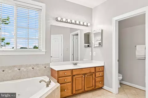 Bath - 3283 Mulberry St, Edgewater, MD 21037 photo 3 of 10