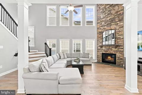 Living - 3283 Mulberry St, Edgewater, MD 21037 photo 1 of 1