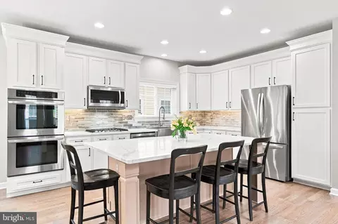 Kitchen - 3283 Mulberry St, Edgewater, MD 21037 photo 3 of 6
