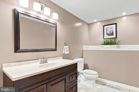 Bath - 3283 Mulberry St, Edgewater, MD 21037 photo 10 of 10