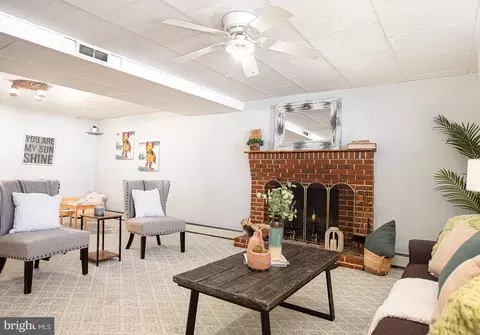 Living - 178 Riviera Dr, Pasadena, MD 21122 photo 3 of 4