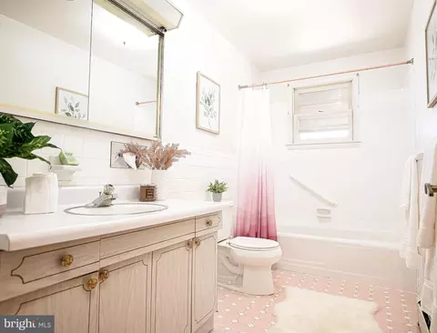 Bath - 178 Riviera Dr, Pasadena, MD 21122 photo 1 of 2