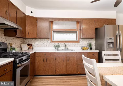 Kitchen - 178 Riviera Dr, Pasadena, MD 21122 photo 3 of 3