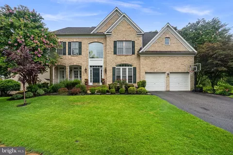 8004 Horicon Point Dr, Millersville, MD 21108