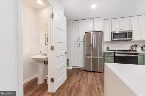 Entry Way - 758 Pine Valley Dr, Arnold, MD 21012 photo 4 of 5