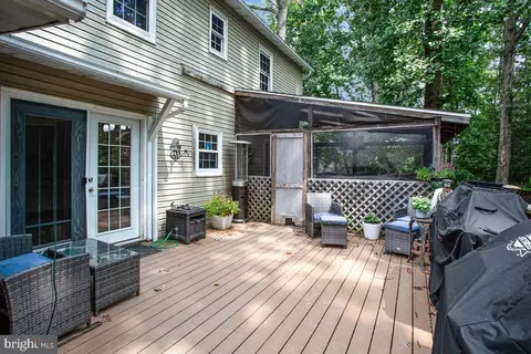 Exterior - 1239 Lorene Dr, Pasadena, MD 21122 photo 7 of 11