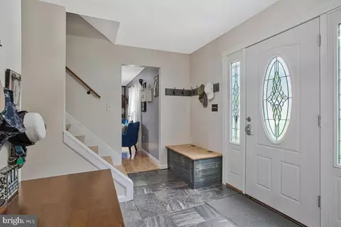Entry Way - 1239 Lorene Dr, Pasadena, MD 21122 photo 2 of 2