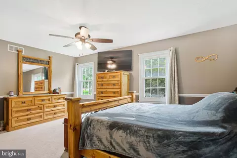 Bedroom - 1239 Lorene Dr, Pasadena, MD 21122 photo 2 of 8