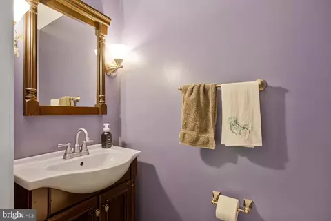 Bath - 1239 Lorene Dr, Pasadena, MD 21122 photo 1 of 6