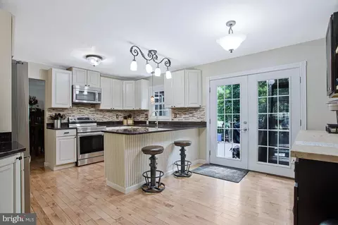 Kitchen - 1239 Lorene Dr, Pasadena, MD 21122 photo 1 of 4