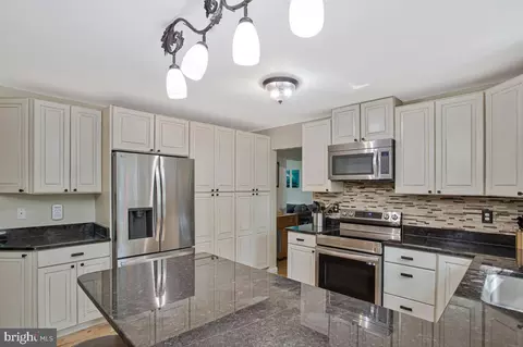 Kitchen - 1239 Lorene Dr, Pasadena, MD 21122 photo 3 of 4