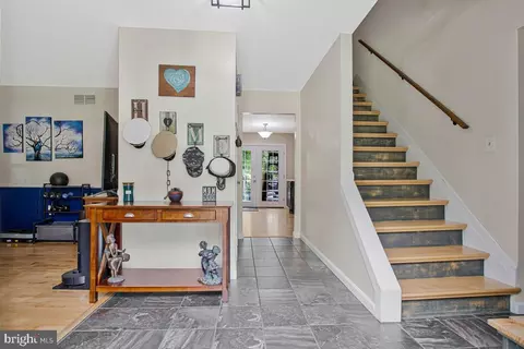 Entry Way - 1239 Lorene Dr, Pasadena, MD 21122 photo 1 of 2