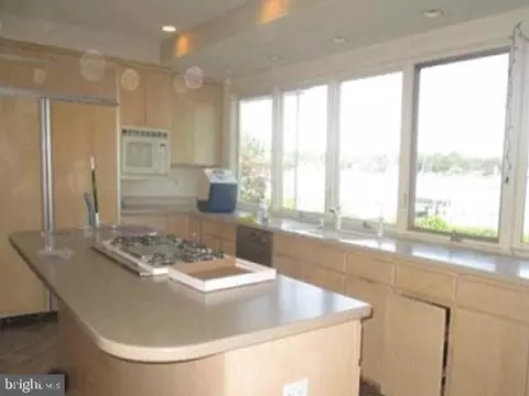 Kitchen - 145 Edgewater Dr, Edgewater, MD 21037 photo 1 of 1
