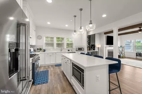 Kitchen - 425 Walnut Dr, Edgewater, MD 21037 photo 4 of 4