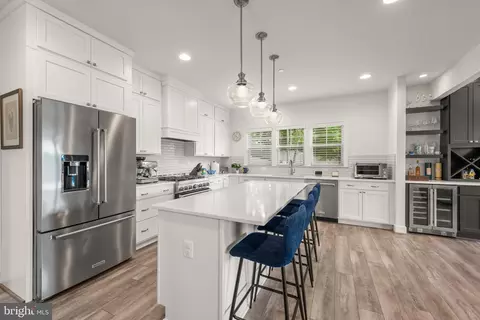 Kitchen - 425 Walnut Dr, Edgewater, MD 21037 photo 3 of 4