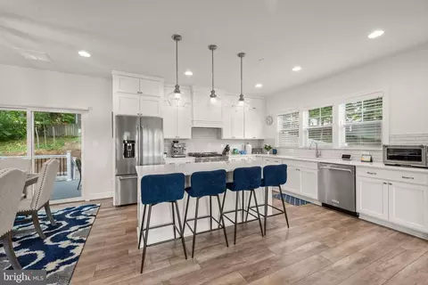 Kitchen - 425 Walnut Dr, Edgewater, MD 21037 photo 2 of 4