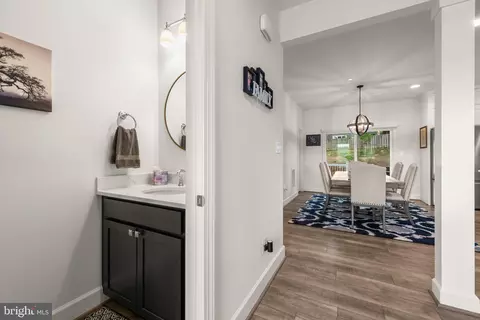 Entry Way - 425 Walnut Dr, Edgewater, MD 21037 photo 2 of 3