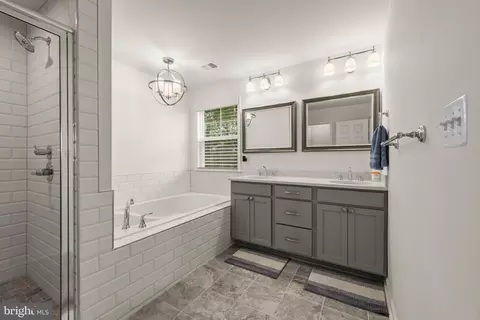 Bath - 425 Walnut Dr, Edgewater, MD 21037 photo 2 of 3