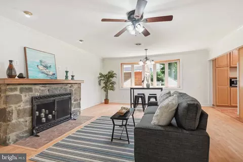 Living - 790 Rolling View Dr, Annapolis, MD 21409 photo 2 of 4