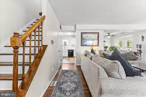Entry Way - 3464 Brookhaven Rd, Pasadena, MD 21122 photo 1 of 2