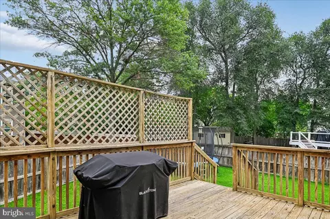Exterior - 2894 Dungate Ct, Pasadena, MD 21122 photo 4 of 7