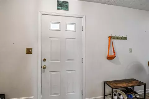 Entry Way - 2894 Dungate Ct, Pasadena, MD 21122 photo 1 of 2