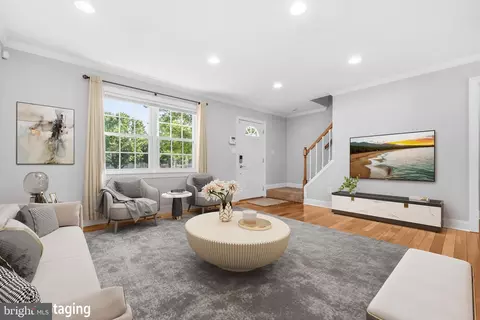 Living - 7792 Moonfall Ct, Pasadena, MD 21122 photo 1 of 4