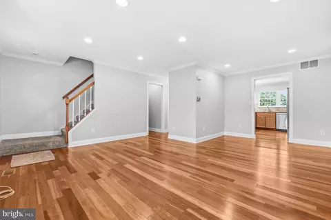 Living - 7792 Moonfall Ct, Pasadena, MD 21122 photo 4 of 4