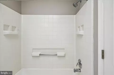 Bath - 706 Howards Loop, Annapolis, MD 21401 photo 2 of 4