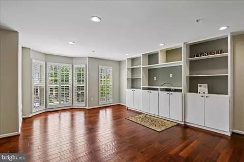 Living - 706 Howards Loop, Annapolis, MD 21401 photo 1 of 4