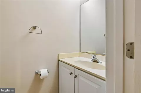 Bath - 706 Howards Loop, Annapolis, MD 21401 photo 4 of 4