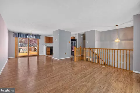Living - 2294 Raindrop Ct, Odenton, MD 21113 photo 2 of 2