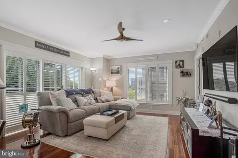 Living - 5 Park Pl #506, Annapolis, MD 21401 photo 3 of 4
