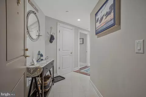 Entry Way - 5 Park Pl #506, Annapolis, MD 21401 photo 1 of 4