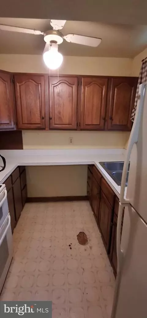 Kitchen - 202 Cross St, Brooklyn, MD 21225 photo 1 of 1