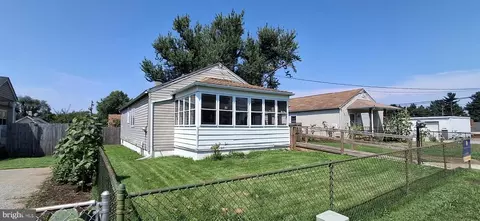 Exterior - 202 Cross St, Brooklyn, MD 21225 photo 1 of 3