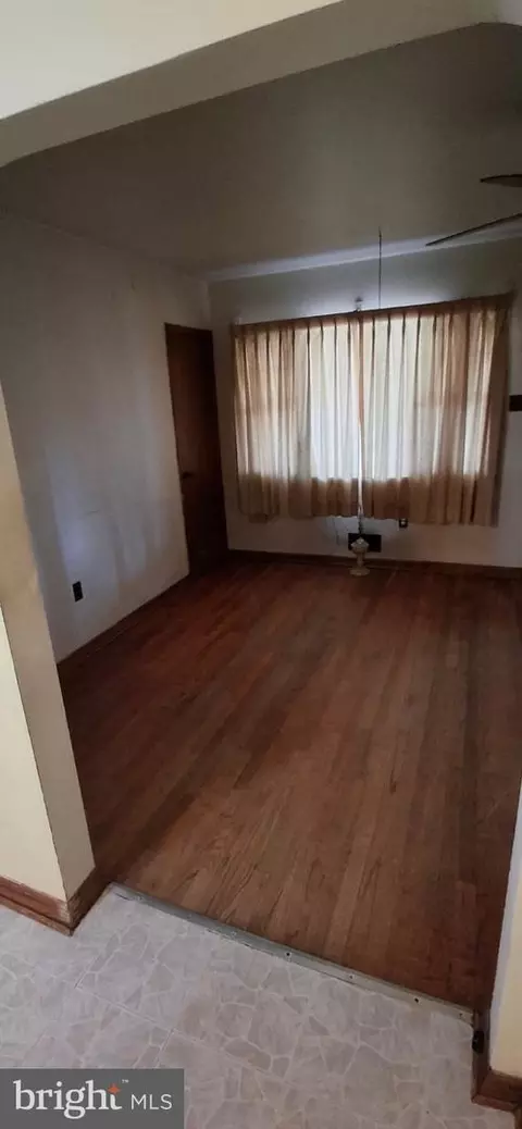 Entry Way - 202 Cross St, Brooklyn, MD 21225 photo 1 of 3