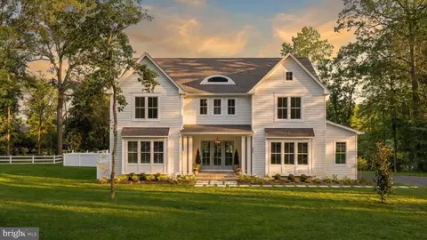 916 A Woodward Ln, Crownsville, MD 21032
