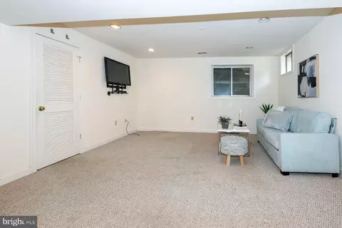 Living - 1717 Jasper Ln, Crofton, MD 21114 photo 5 of 6
